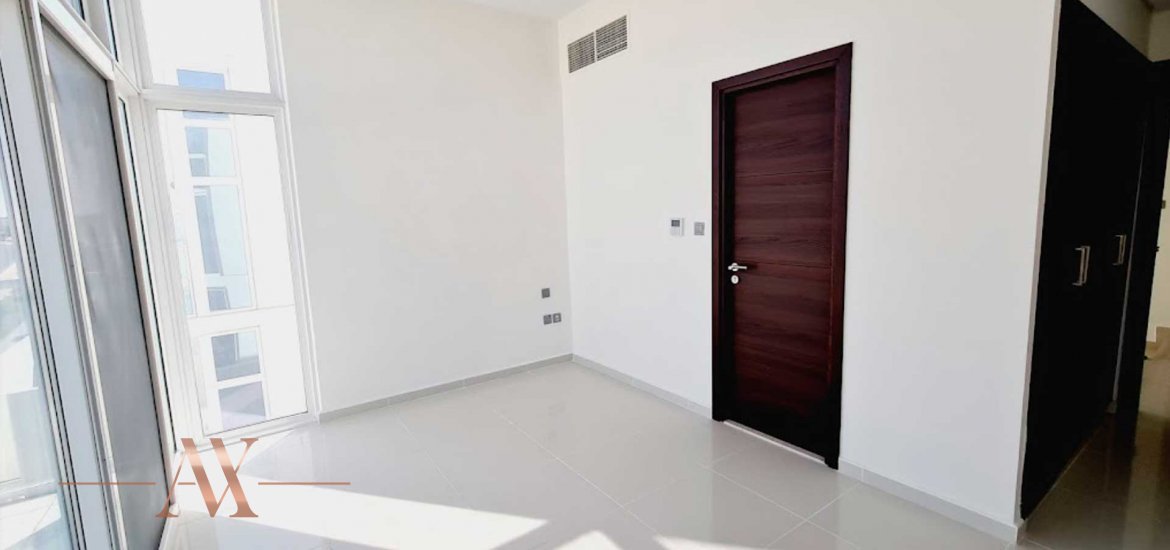 Townhouse for sale in DAMAC Hills, Dubai, UAE 3 bedrooms, 193 sq.m. No. 2141 - photo 1