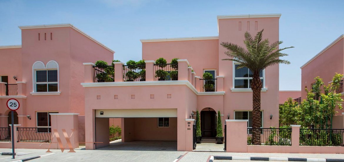 Villa for sale in Nadd Al Sheba, Dubai, UAE 4 bedrooms, 354 sq.m. No. 1521 - photo 1