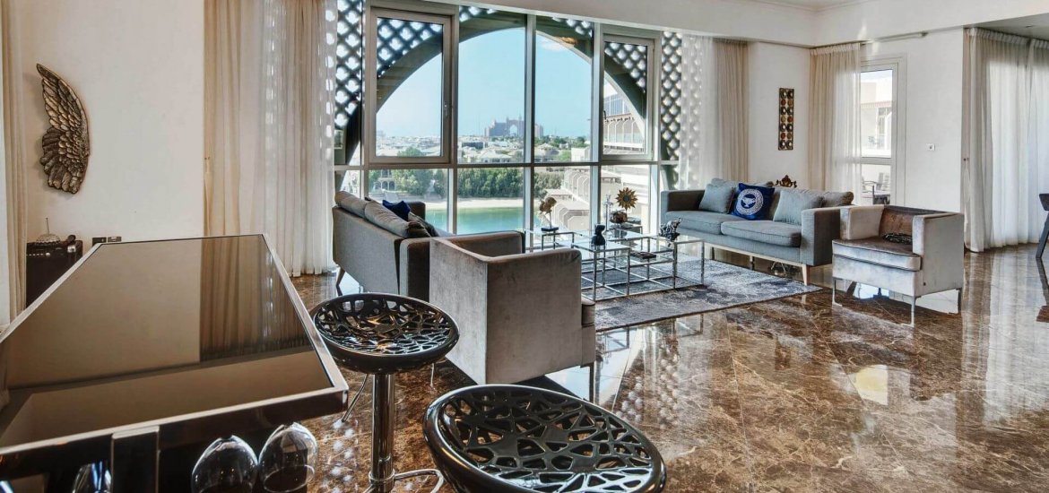 Apartment for sale in Palm Jumeirah, Dubai, UAE 2 bedrooms, 162 sq.m. No. 3761 - photo 1